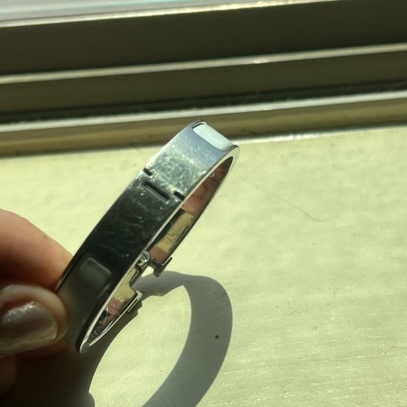 Silver and White Hermès Clic H bracelet - Picture 6 of 10